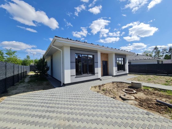 Вітаю. Продається одноповерховий будинок 118 кв.м., 6 соток. Білогородка