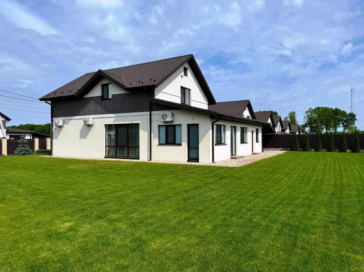 Без% 14 соток, будинок 255 м.кв. 4 спальні, ремонт, меблі, гараж - фото 1