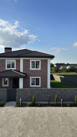 КОТЕДЖ 170 м2, 5,6 соток. Крюківщина. Газ, ремонт в процесі - фото 1