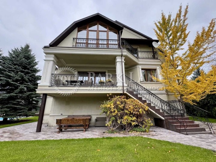 Будинок 490 м КМ Золоті Ворота будинок з басейном 15 соток землі - фото 1