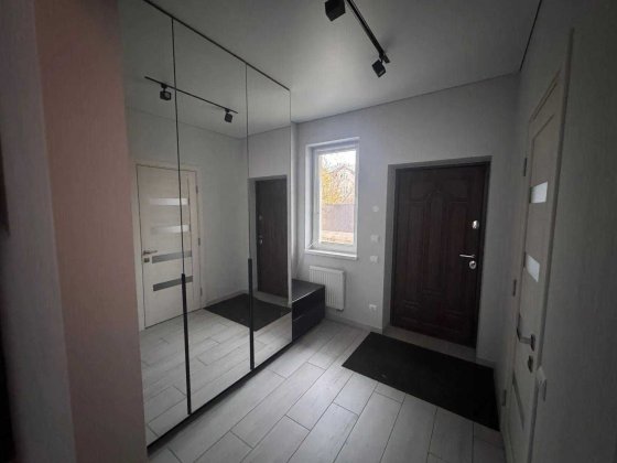 Продається 3 поверховий таунхаус з ремонтом Гатне Київ Теремки Гатне