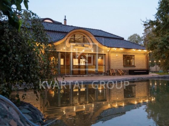 Продам 3поверховий будинок в тихій та затишній місцевості Ворзеля! Ворзель