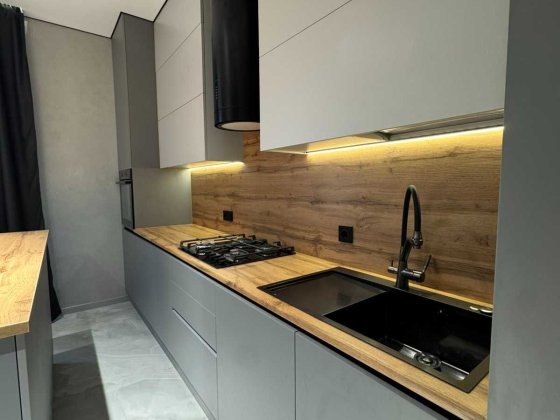 Новий дуплекс з ремонтом та меблями/газове опалення/окремий заїзд/без% Гатне