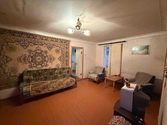 Продаж частини будинку 56м2.  3кімнати. 5 соток Газове опа. 28000$ М:1 Ворзель