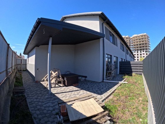 Таунхаус з гаражем терасою та частковим ремонтом! Гатне