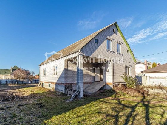 Будинок, 2 пов. Під ремонт. с. Гатне, Фастівський район Гатне