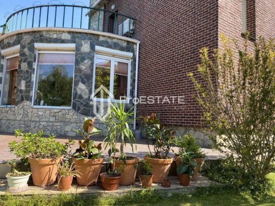 Продаж будинку Вишеньки Бориспільський р-н ділянці 20 соток Вишенки