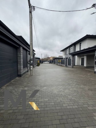 Дуплекс у Білогородці з терасою та автонавісом на 2 авто - фото 1