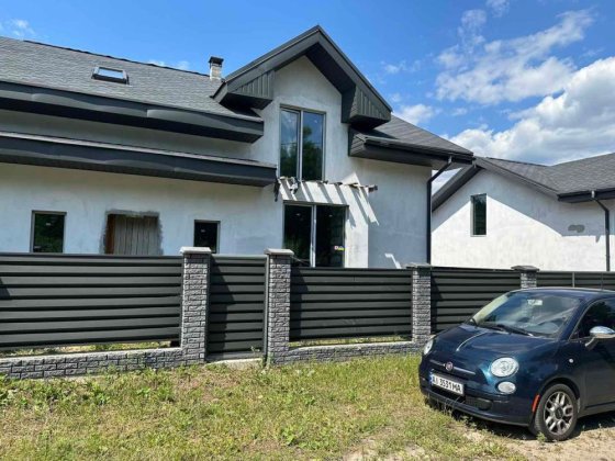 Продам затишний будинок, простора ділянка. Ціна -вогонь! Гореничі