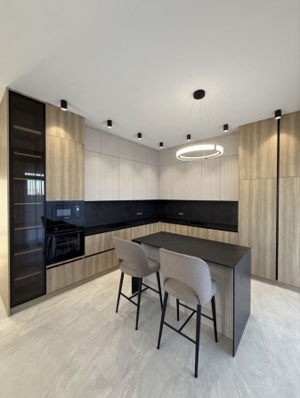 Продаж сучасного будинку з ремонтом у котеджному містечку - фото 1