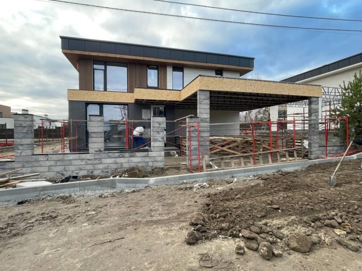 Красивий будинок в стилі Хай-Тек. Газ. Навіс. Охорона - фото 1