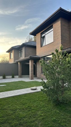 Стильний будинок з виходом в ліс! Газове опалення - фото 1