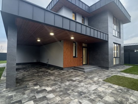 Будинок з ремонт/сучасний/газ/автонавіс/крита тераса/закрита територія Ходосовка