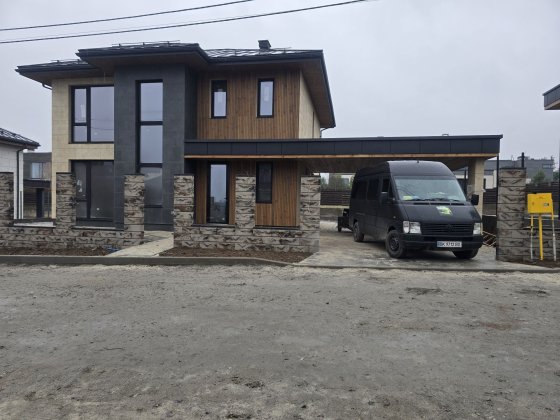 Будинок 200 м2 басейн газ навіс 2 авто містечко с. Ходосівка 8 км Київ Ходосівка