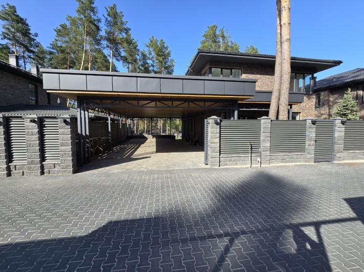 Будинок 300 м КМ охорона цоколь 10 соток і більше с. Ходосівка Лісники - фото 1