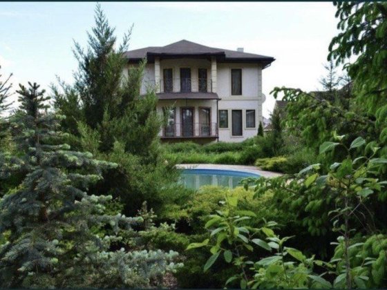 Продаж будинку в Стоянці. Стоянка