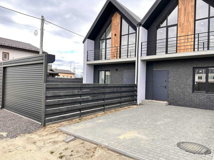 Таунхаус з подвір’ям - ідеальний варіант для сім’ї ! Вигідна ціна - фото 1