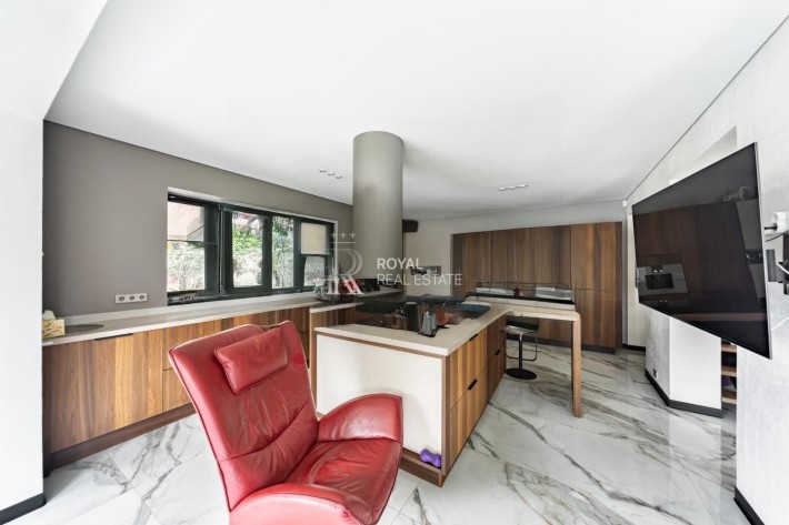 Продаж Будинок Підгірці 3к 368м2 Газ Гараж Озеро Пляж Обухівський - фото 1