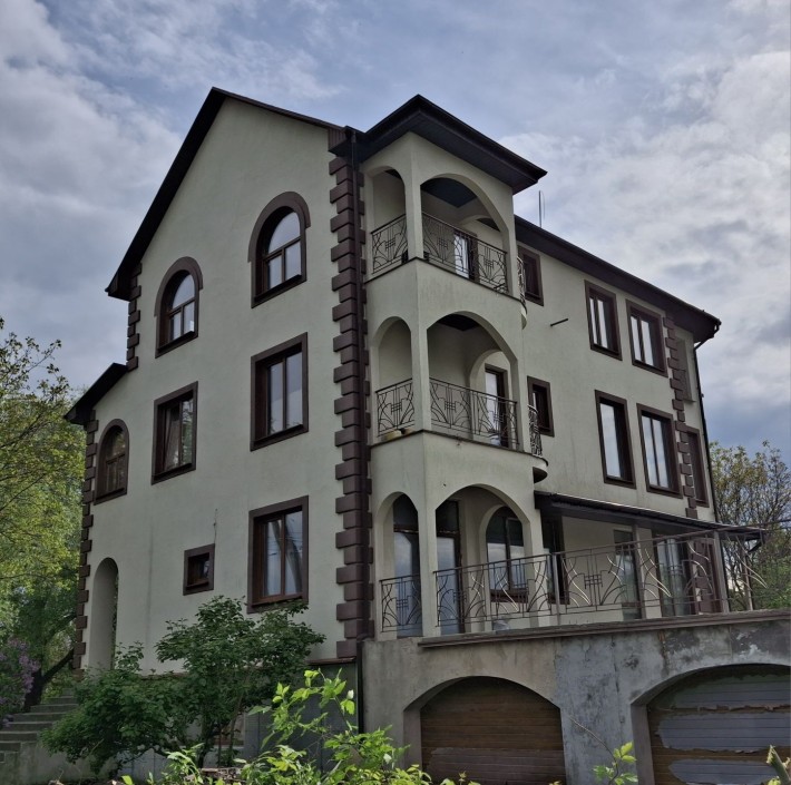 Продаю елітний будинок в Підгірці  (3 пов. 500 кв.м) - фото 1