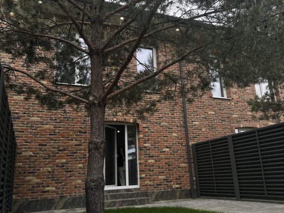 Таунхаус з видом на ліс за 130 000$ Стоянка