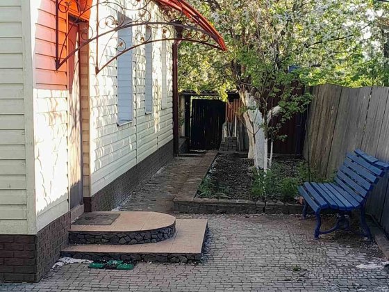 Будинок в самому центрі селища Рокитне Київської області Рокитное