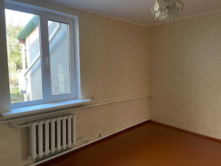 Продам 1/2 будинку - 73 кв. м. смт. Велика Димерка (єВідновлення) - фото 1