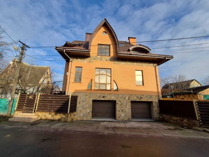 Продам добротний будинок 225м2 з ремонтом меблями і технікою, 10 соток - фото 1