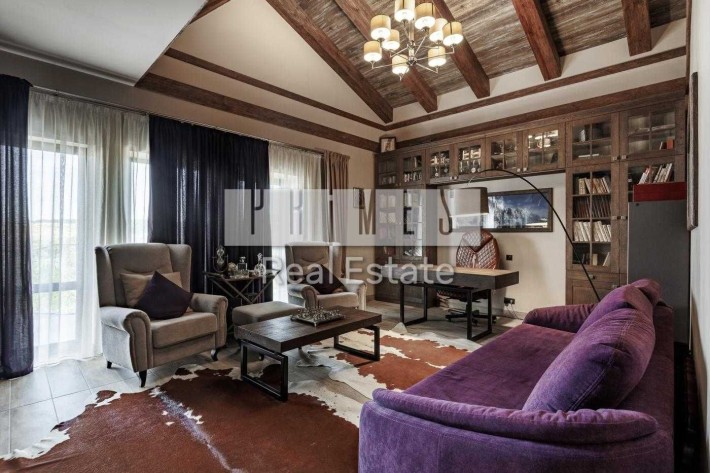 Продажа дома с авторским ремонтом 320с2, с.Горбовичи - фото 1