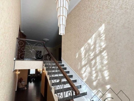 Продаж будинку в КМ " ПАРК ХАУС" - комфорт за 10 км., від Києва Кедина Гора