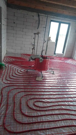 Будинок у центрі Дмитрівки на 8 сотках із запущеним опаленням - фото 1