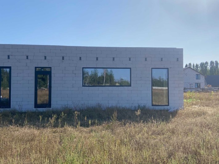 Продам власний будинок в центрі села - фото 1