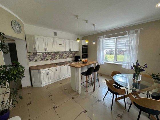 Будинок з ремонтом Дмитрівка