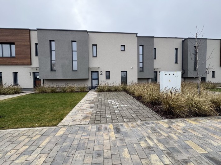 Продаж таунхауса в центрі Крушинки з майже закінченим ремонтом - фото 1