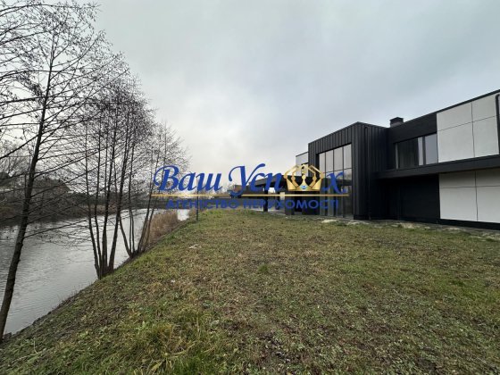 Продаж будинку з виходом на озеро у місті. село Крушинка. Крушинка