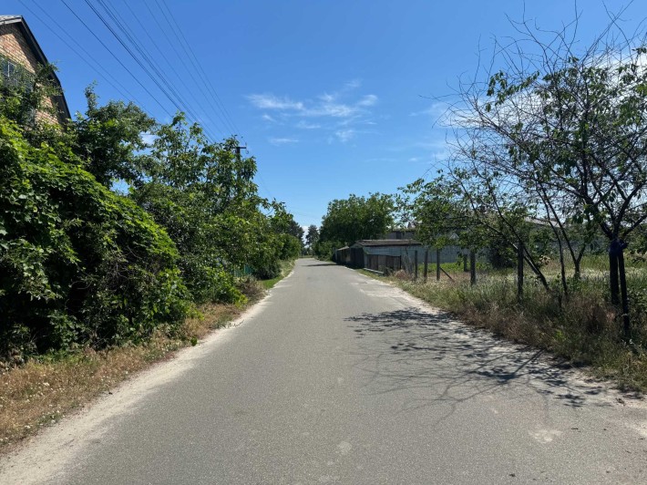 Будинок біля води в селі Лютіж, Київська обл. Велика ділянка 15 соток - фото 1