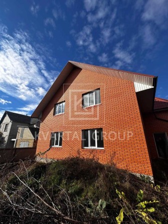 Продаж просторого будинку з великою ділянкою за вигідною ціною - фото 1