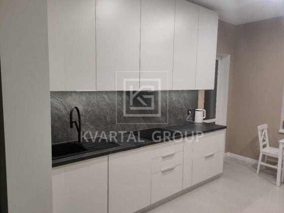 Будинок з ремонтом і каміном, поряд ліс та озеро Михайловка-Рубежовка