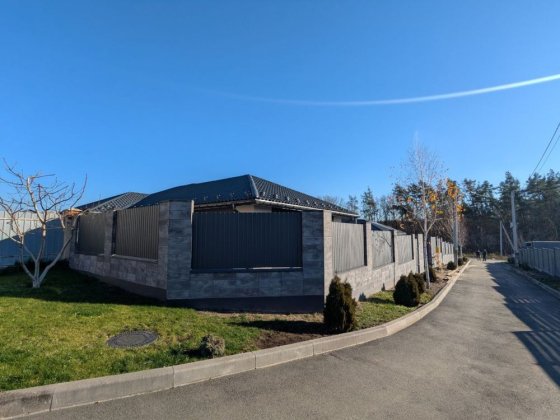 Продаж чудового будинку у затишному місці селища Михайлівка-Рубежівка Михайловка-Рубежовка