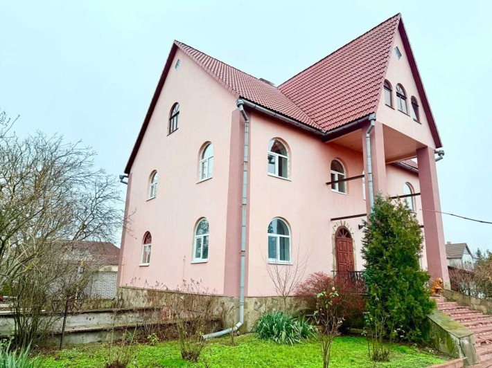 Будинок 340м. 7кімнат+15соток.документам 3роки.без коміссіі - фото 1