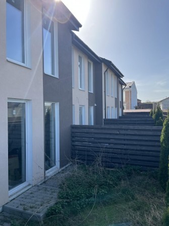 Продам таунхаус в М. Рубежівка - фото 1