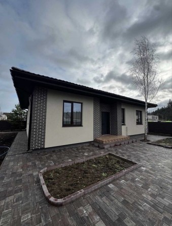 Новий будинок біля лісу в закритому котеджному містечку - фото 1