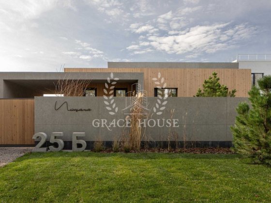 Продаж Арт будинку у стилі High-Tech в Плютах, 215м2, 10 сот Плюты