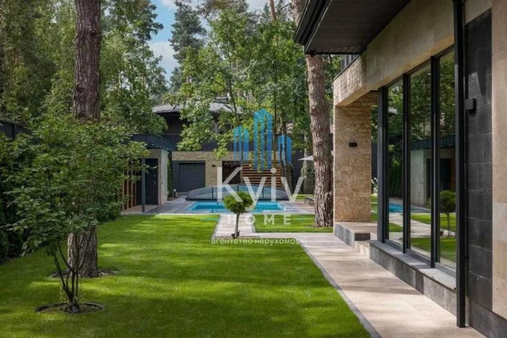 Плюти/ Елітний VIP будинок з ремонтом/ 300 м2/ 15 соток/ Басейн/ Ліс - фото 1