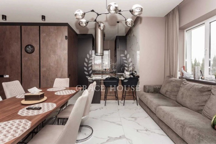 Продаж будинку 210м з басейном Романків Романков 5 соток закрите КМ - фото 1