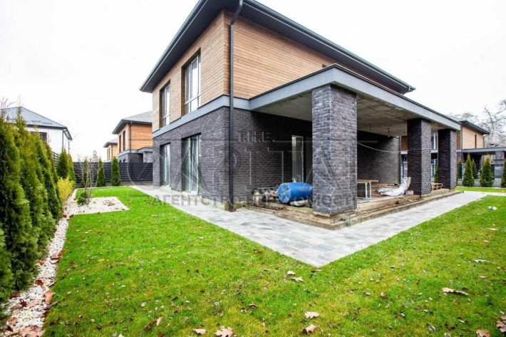 Продаж / Будинок / 252 м2  / Чайки / вул. Валерія Лобановського - фото 1