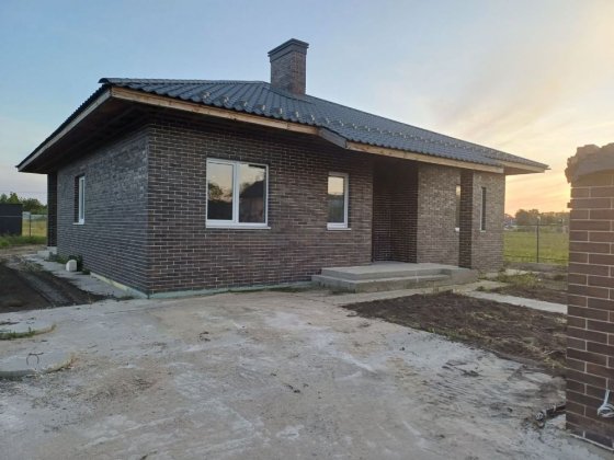 Сучасний будинок в с. Хотянівка Хотяновка