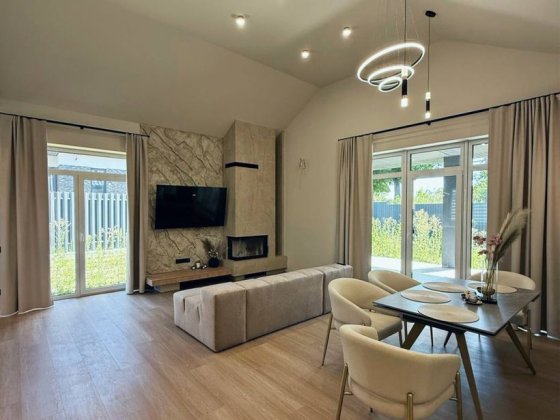 Власник Будинок в якому живе реелтор! Чайки, Шевченкове з ремонтом Шевченково