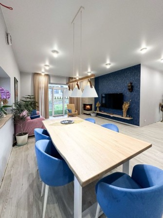 Продаж окремостоячого будинку з ексклюзивним ремонтом біля Львова. - фото 1