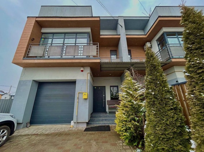 Продаж котедж з ремонтом смт. Рудне - фото 1