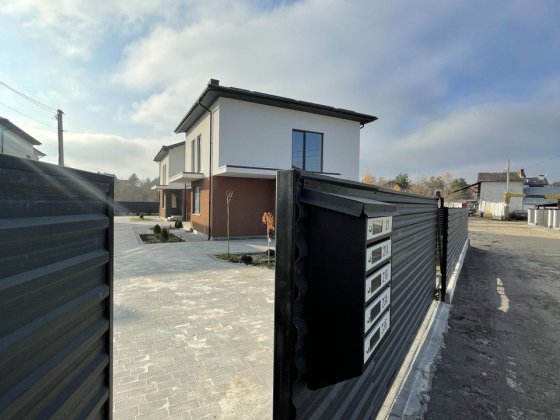 Продаж збудованих котеджів по ціні квартири Рудне